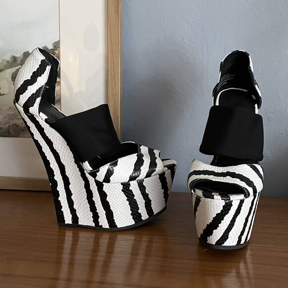 JENNIFER CHOU Sunset Python Zebra Platform Leather Heels Peep Toe Sz 6